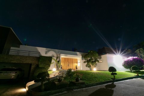 House in Phuket, Thailand 5 bedrooms № 148848 - photo 17