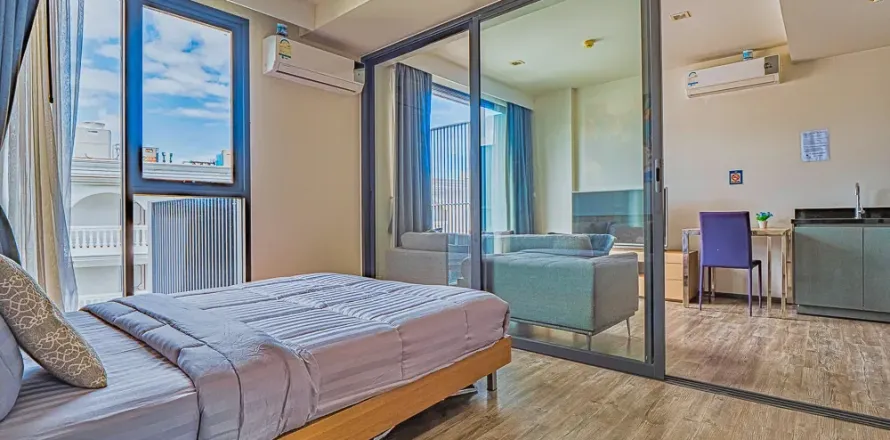 Studio in the Condo in Kathu, Thailand  № 148851