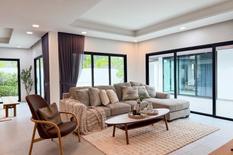 Villa in Phuket, Thailand 3 bedrooms № 160251 - photo 2