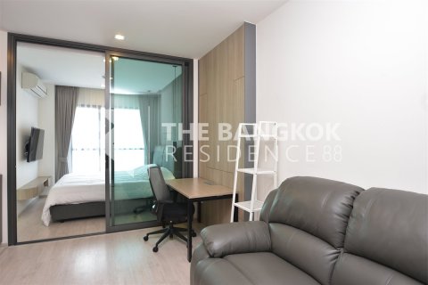 Condo in Bangkok, Thailand, 1 bedroom № 184302 - photo 2