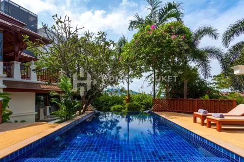 House in Patong, Thailand 3 bedrooms № 134207 - photo 1