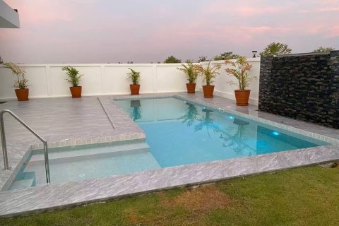 Villa in Hua Hin, Thailand 4 bedrooms № 169922 - photo 13