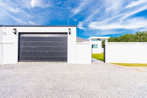 Villa in Hua Hin, Thailand 4 bedrooms № 169922 - photo 17