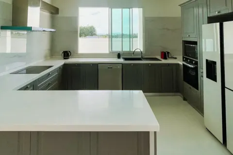 Villa in Hua Hin, Thailand 4 bedrooms № 169922 - photo 9