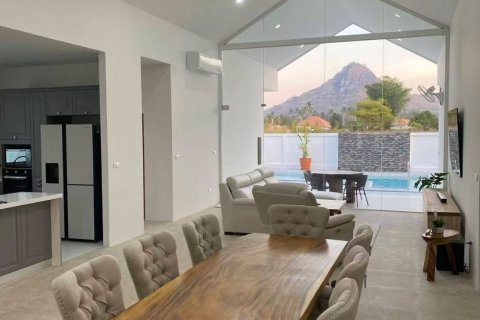 Villa in Hua Hin, Thailand 4 bedrooms № 169922 - photo 3