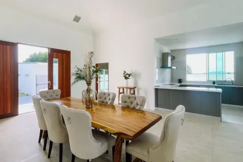 Villa in Hua Hin, Thailand 4 bedrooms № 169922 - photo 4