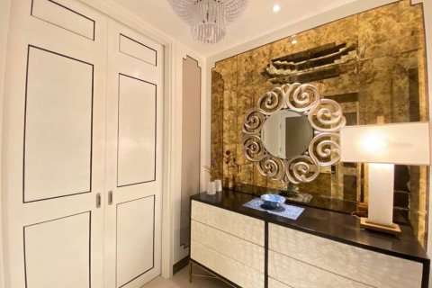 Condo à Khlong San, Bangkok, Thaïlande, 3 chambres  № 133740 - photo 6