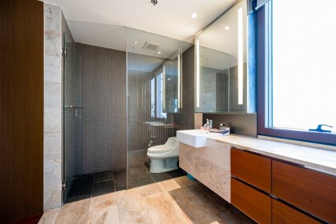 Condo in Pathum Wan, Bangkok, Thailand, 2 bedrooms  № 133743 - photo 8