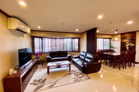 Condo à Watthana, Bangkok, Thaïlande, 3 chambres  № 133742 - photo 2