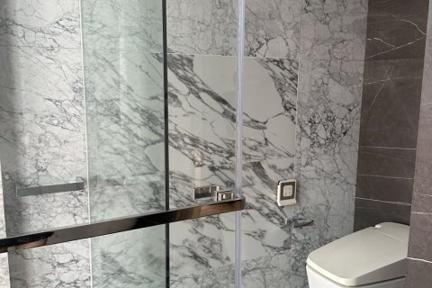 Condo in Watthana, Bangkok, Thailand, 2 bedrooms  № 173465 - photo 23