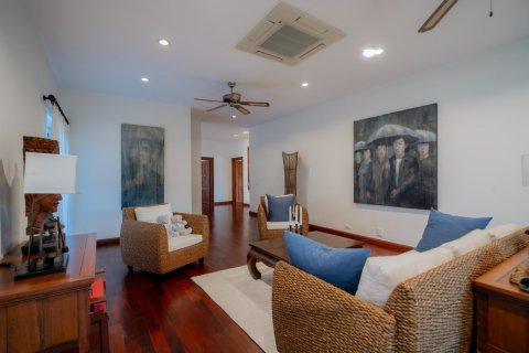 Villa in Hua Hin, Thailand 4 Schlafzimmer № 222107 - Foto 19