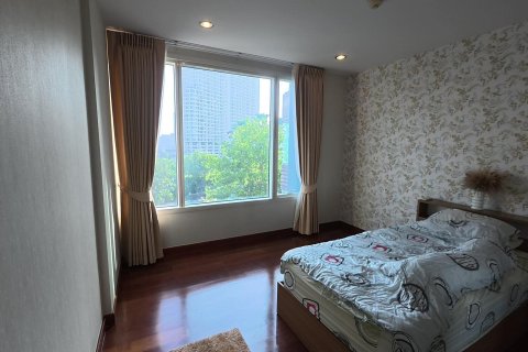 Condo in Bangkok, Thailand, 3 bedrooms  № 160166 - photo 8