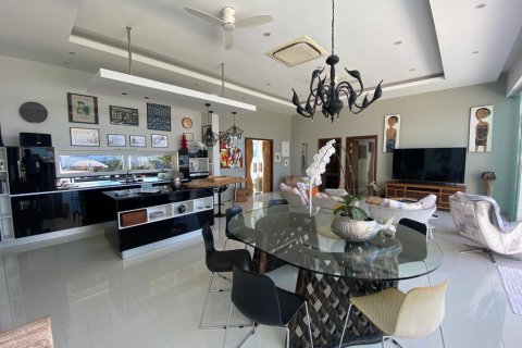 Villa in Ko Samui, Thailand 4 bedrooms № 180174 - photo 8