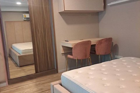 Studio dans le Condo à Sathon, Bangkok, Thaïlande  № 164794 - photo 4