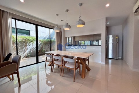 House in Pattaya, Thailand 3 bedrooms № 195908 - photo 11