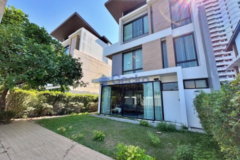 House in Pattaya, Thailand 3 bedrooms № 195908 - photo 2