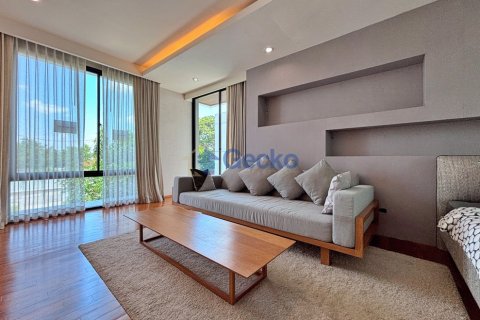 House in Pattaya, Thailand 3 bedrooms № 195908 - photo 13