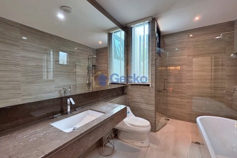 House in Pattaya, Thailand 3 bedrooms № 195908 - photo 23