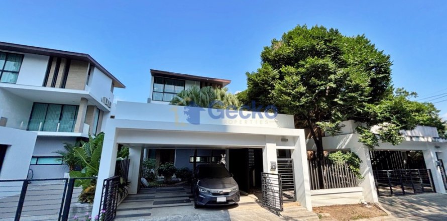 House in Pattaya, Thailand 3 bedrooms № 195908