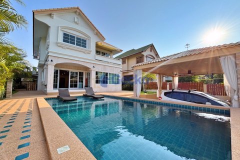 Maison à Pattaya, Thaïlande 5 chambres № 195905