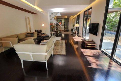 House in Bangkok, Thailand 5 bedrooms № 181039 - photo 5
