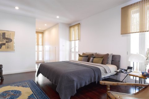 House in Bangkok, Thailand 5 bedrooms № 181039 - photo 30
