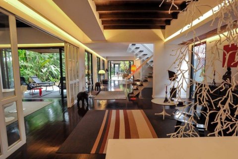 House in Bangkok, Thailand 5 bedrooms № 181039 - photo 3