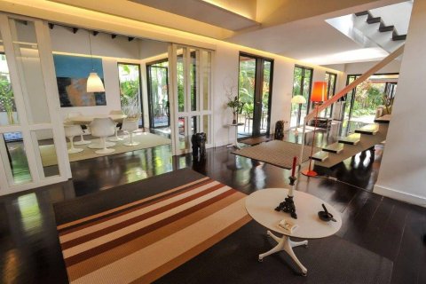 House in Bangkok, Thailand 5 bedrooms № 181039 - photo 6
