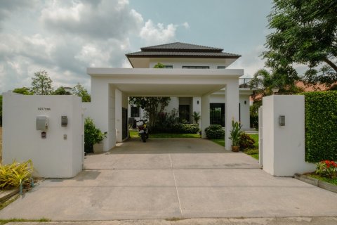 Villa in Chiang Mai, Thailand 4 bedrooms № 155360 - photo 4