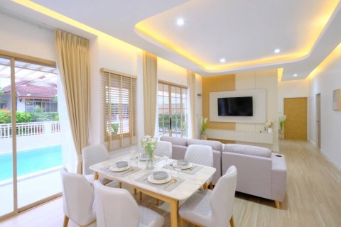 Villa in Chiang Mai, Thailand 3 bedrooms № 155362 - photo 11