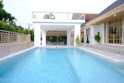 Villa in Chiang Mai, Thailand 3 bedrooms № 155362 - photo 2