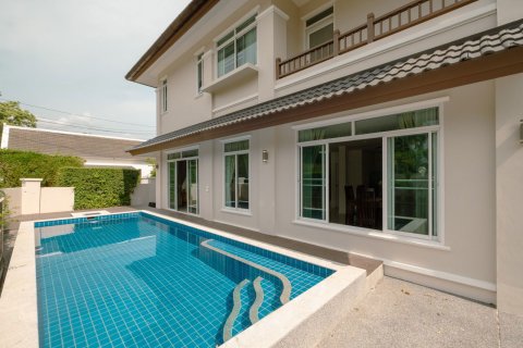 Villa in Chiang Mai, Thailand 4 bedrooms № 155364 - photo 3
