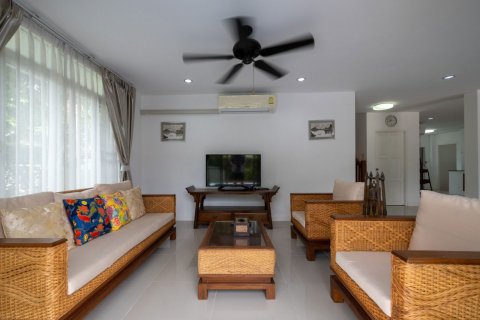 Villa in Chiang Mai, Thailand 4 bedrooms № 155364 - photo 8