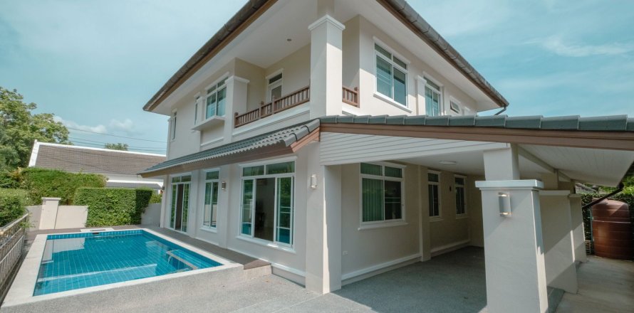 Villa in Chiang Mai, Thailand 4 bedrooms № 155364