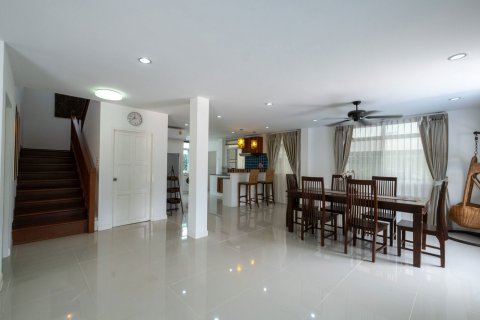 Villa in Chiang Mai, Thailand 4 bedrooms № 155364 - photo 4