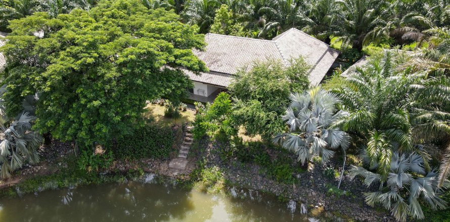 Villa in Chiang Mai, Thailand 3 bedrooms № 155361