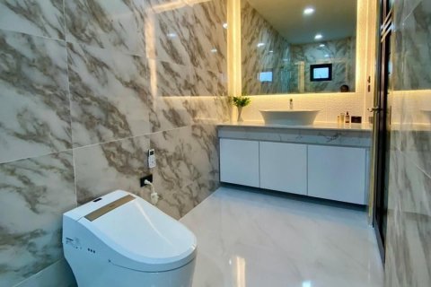 Villa in Chiang Mai, Thailand 4 bedrooms № 155363 - photo 19