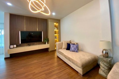 Villa in Chiang Mai, Thailand 4 bedrooms № 155363 - photo 8