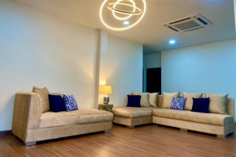 Villa in Chiang Mai, Thailand 4 bedrooms № 155363 - photo 7