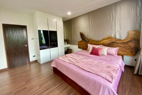 Villa in Chiang Mai, Thailand 4 bedrooms № 155363 - photo 17