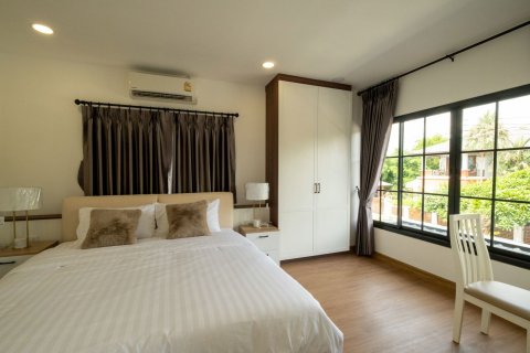 Villa in Chiang Mai, Thailand 4 bedrooms № 155359 - photo 16