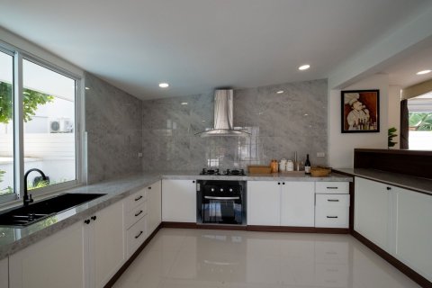 Villa in Chiang Mai, Thailand 4 bedrooms № 155359 - photo 11