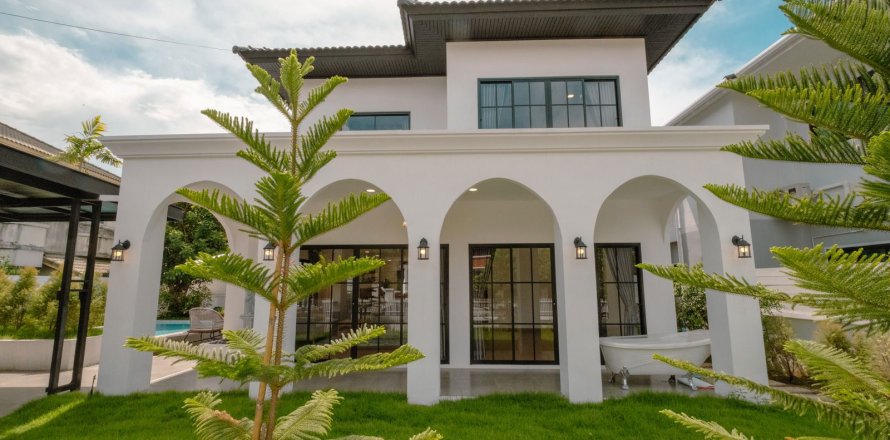 Villa in Chiang Mai, Thailand 4 bedrooms № 155359