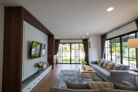 Villa in Chiang Mai, Thailand 4 bedrooms № 155359 - photo 8