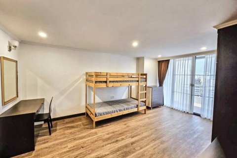 Condo in Bangkok, Thailand, 3 bedrooms  № 117081 - photo 5