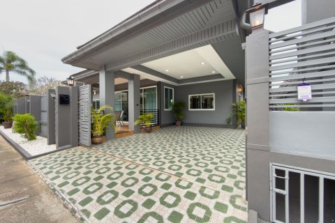 Villa in Pattaya, Thailand 3 bedrooms № 158939 - photo 12
