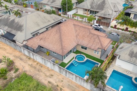 Villa in Pattaya, Thailand 3 bedrooms № 158939 - photo 16