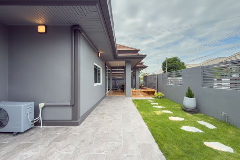 Villa in Pattaya, Thailand 3 bedrooms № 158939 - photo 14