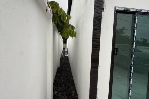 Villa in Phuket, Thailand 3 bedrooms № 167699 - photo 10