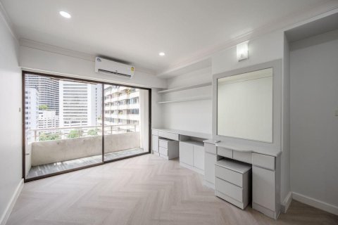 Condo in Khlong Toei, Bangkok, Thailand, 2 bedrooms  № 167698 - photo 9